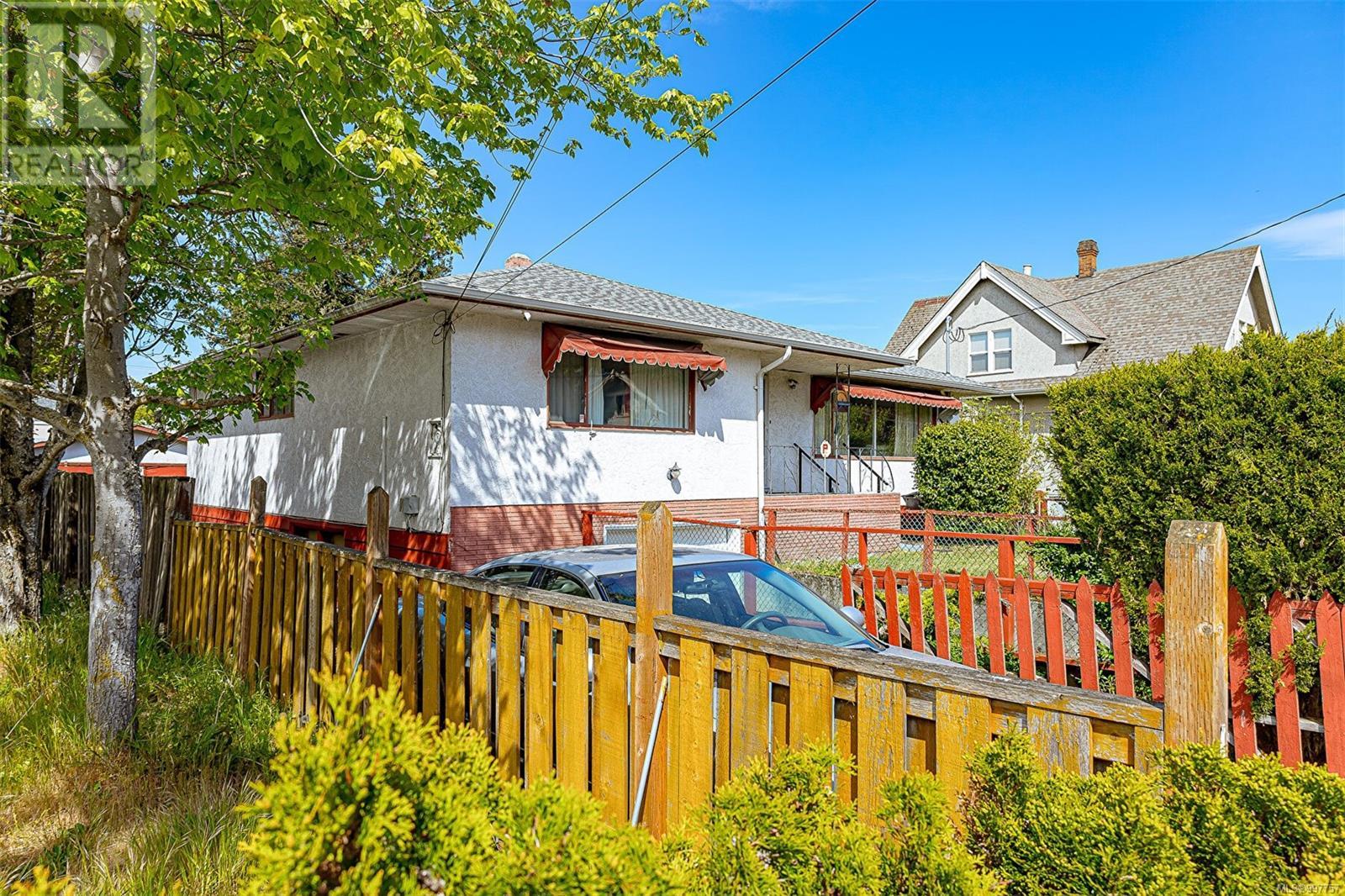 Property at 808 Princess Ave image 2