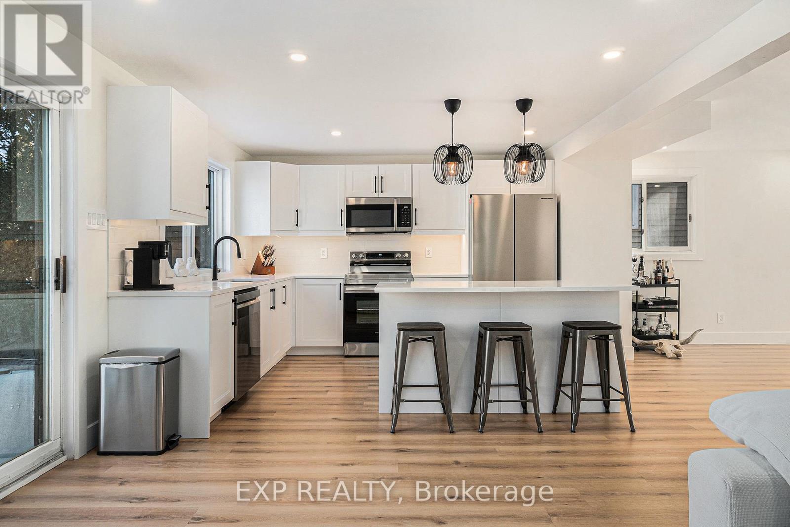 16 Weybridge Drive, Ottawa, Ontario  K2J 2X2 - Photo 9 - X12128315