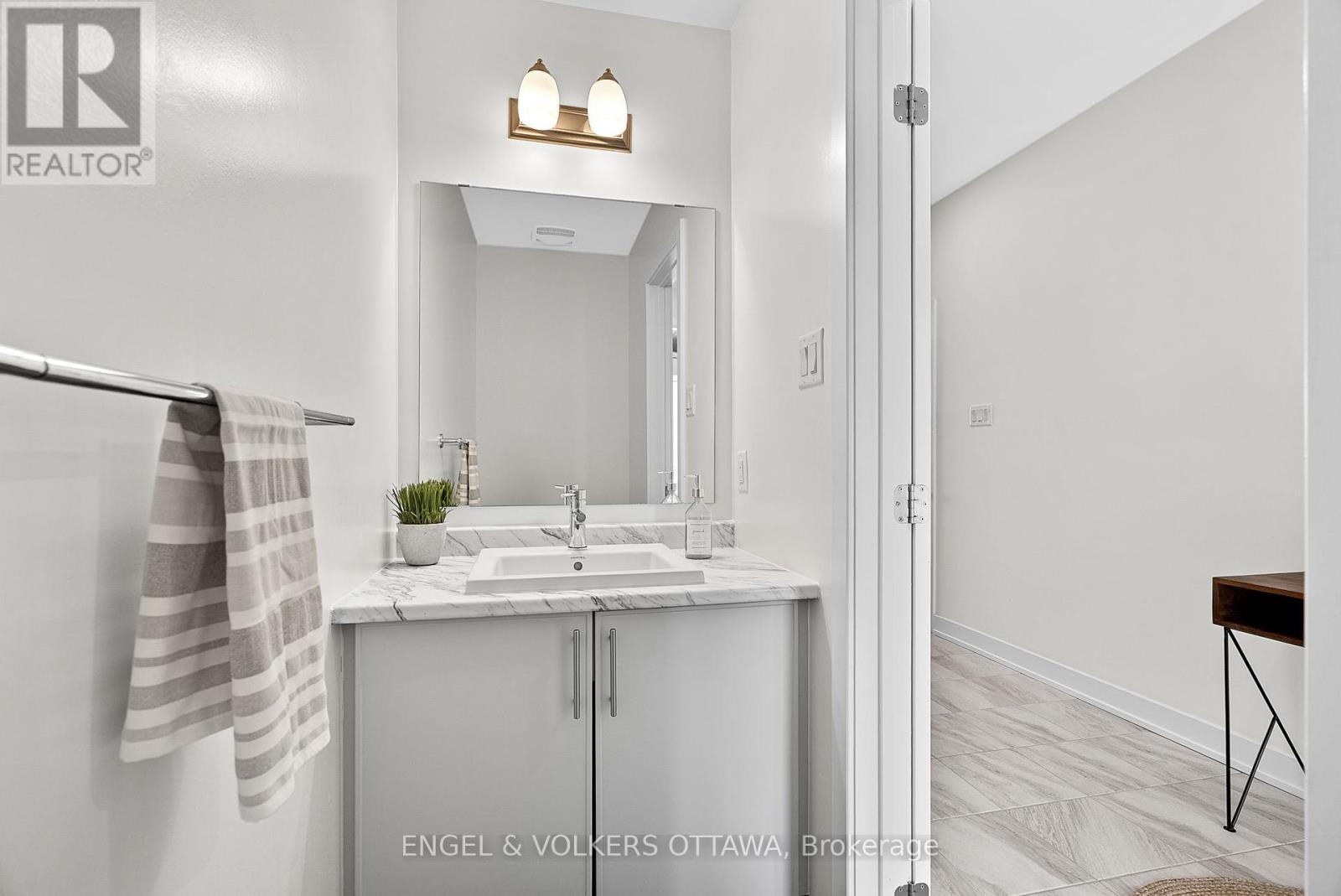 275 Finsbury Avenue, Ottawa, Ontario  K2S 2Y2 - Photo 7 - X12128327