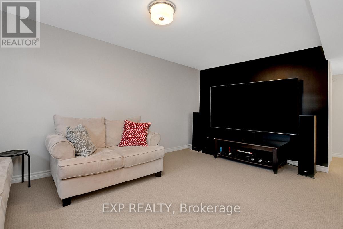 20 Angel Heights, Ottawa, Ontario  K2S 2N3 - Photo 45 - X12128340
