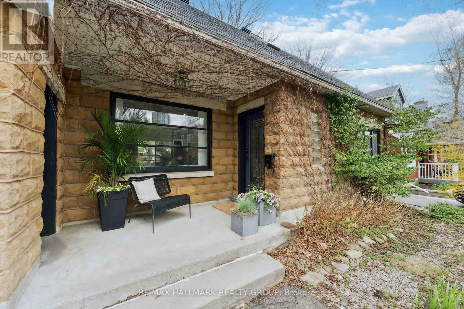 Property at 265 PATRICIA AVENUE image 2
