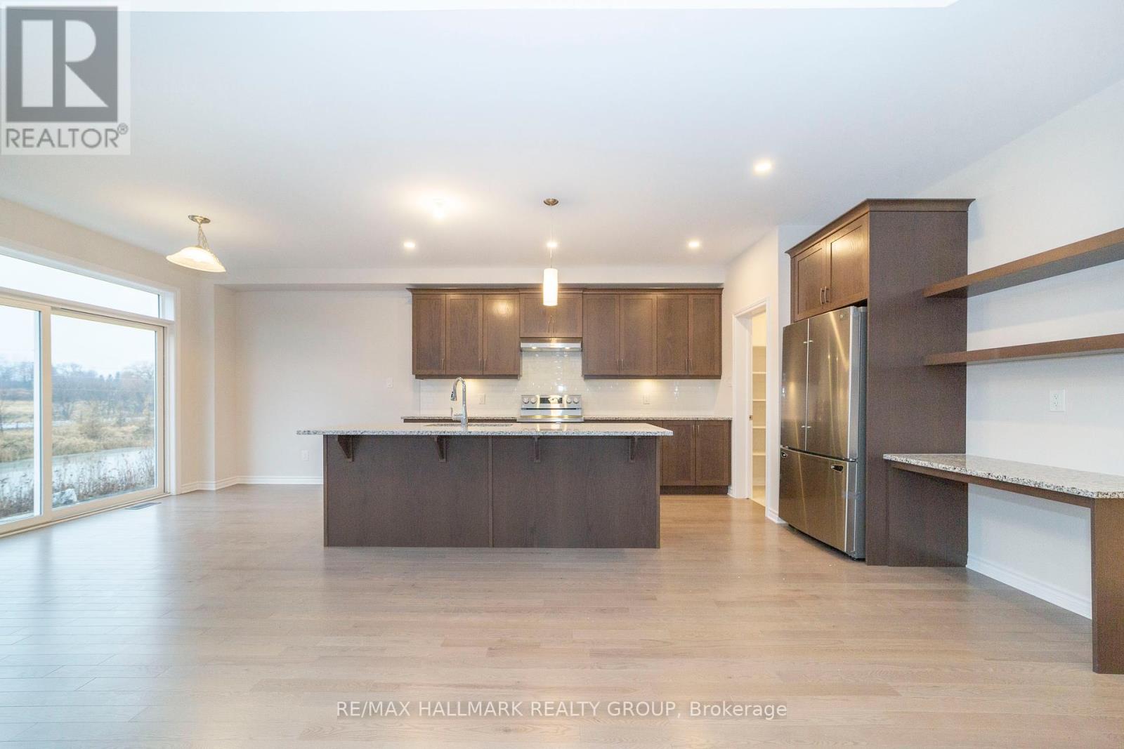 593 Enclave Lane, Clarence-Rockland, Ontario  K4K 0M8 - Photo 10 - X12128396