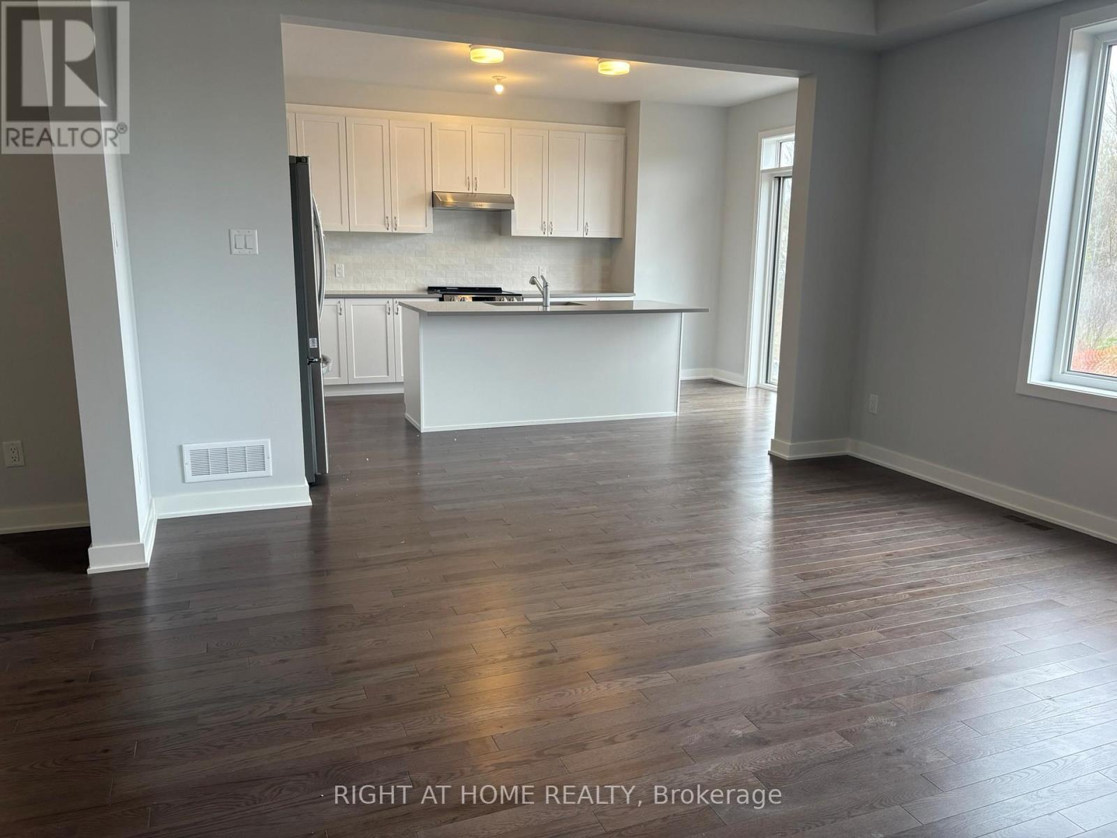641 Bronzo Copper Crescent, Ottawa, Ontario  K0A 2Z0 - Photo 13 - X12128399