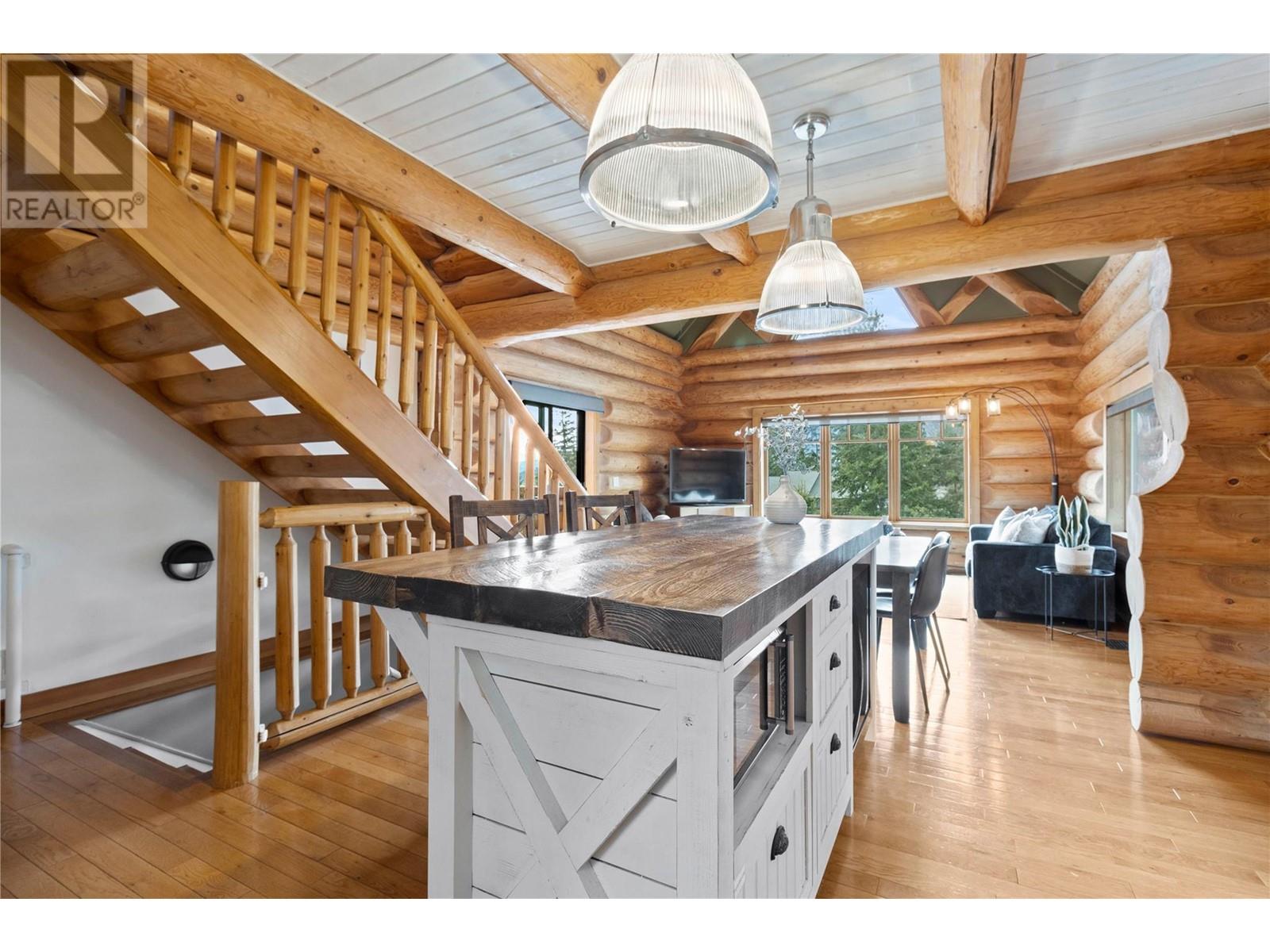 3667 Braelyn Road, Tappen, British Columbia  V0E 2X1 - Photo 11 - 10341761