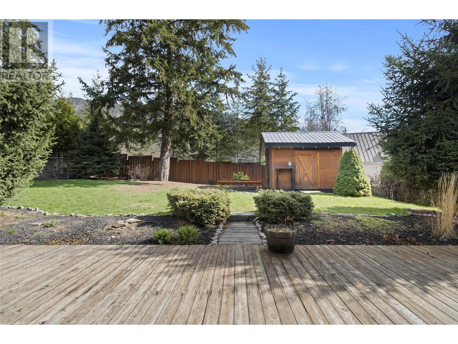 3667 Braelyn Road, Tappen, British Columbia  V0E 2X1 - Photo 25 - 10341761