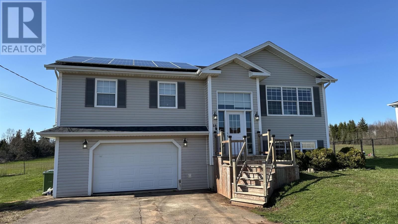 18 Jardine Street, Charlottetown, Prince Edward Island  C1C 0A4 - Photo 2 - 202510004