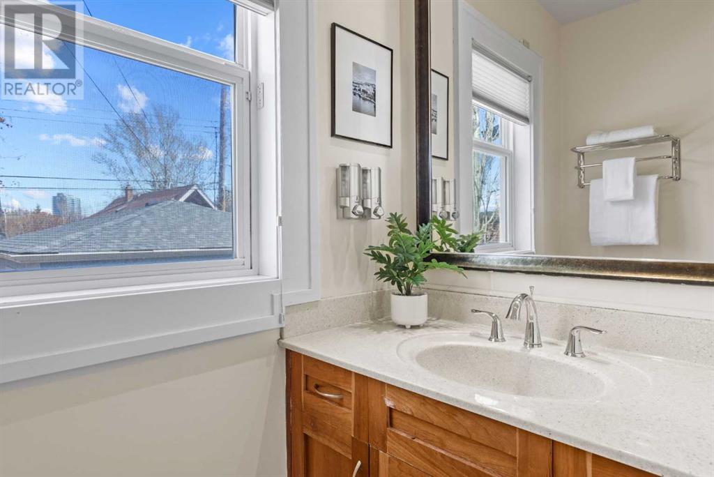 324 Superior Avenue Sw, Calgary, Alberta  T3C 2J2 - Photo 21 - A2215939