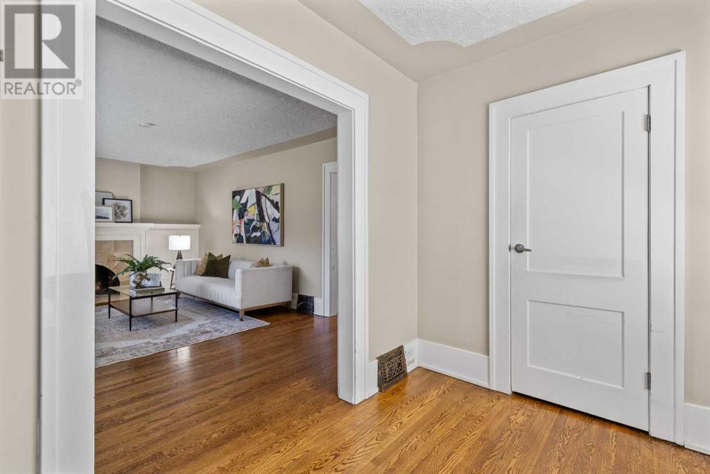 Property at 324 Superior Avenue SW image 4
