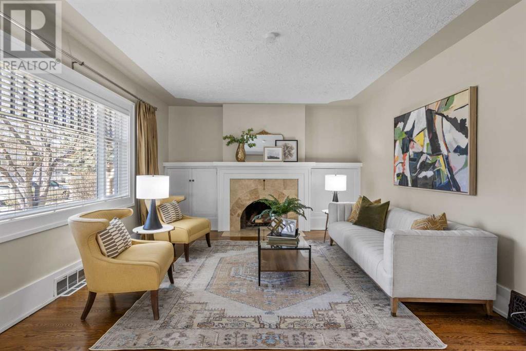 Property at 324 Superior Avenue SW image 5