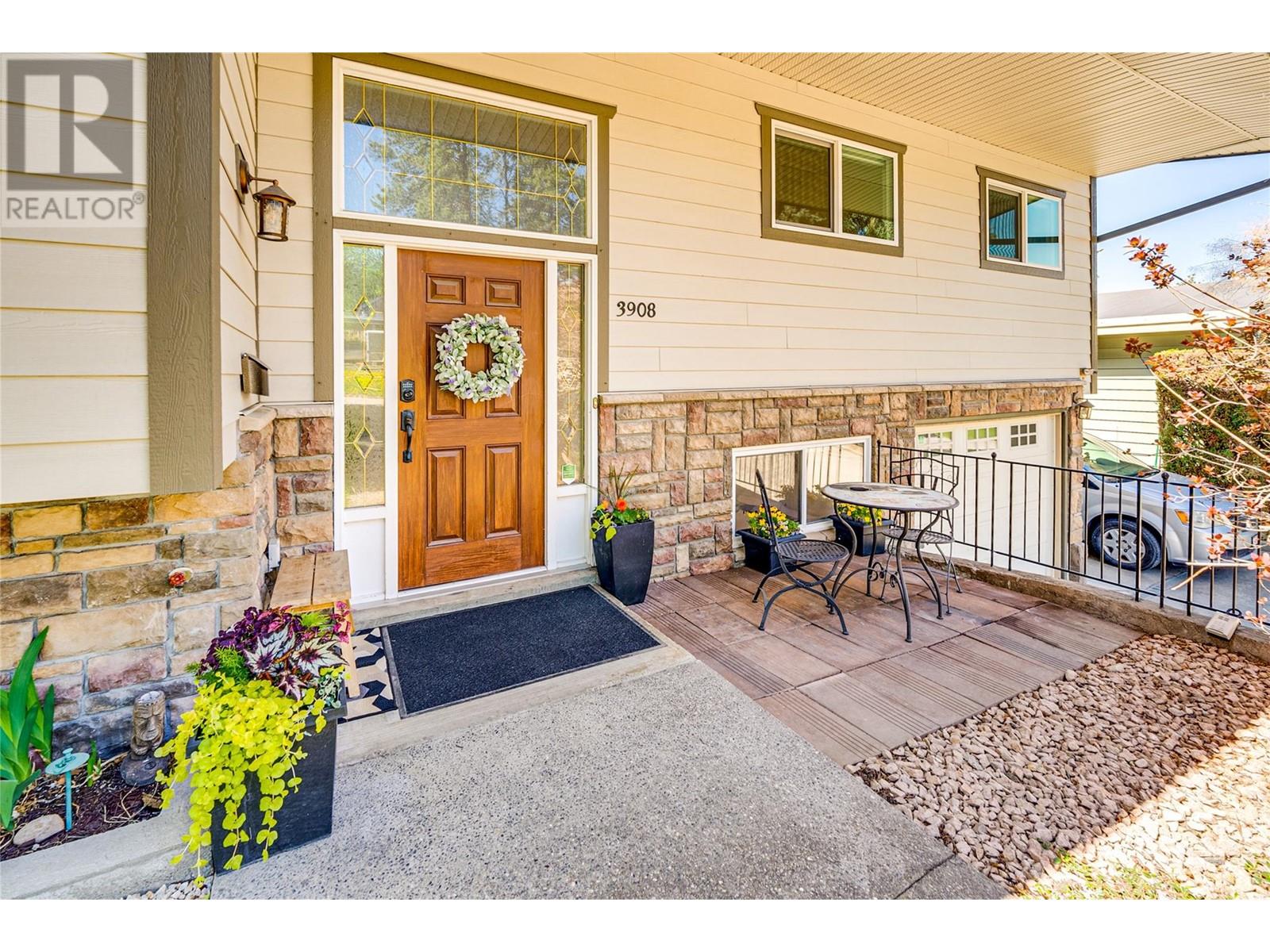 3908 17 Street, Vernon, British Columbia  V1T 8A4 - Photo 5 - 10346243