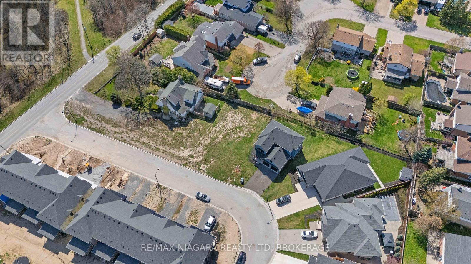 96 Ivy Crescent, Thorold (Confederation Heights), Ontario  L2V 0J9 - Photo 17 - X12128274