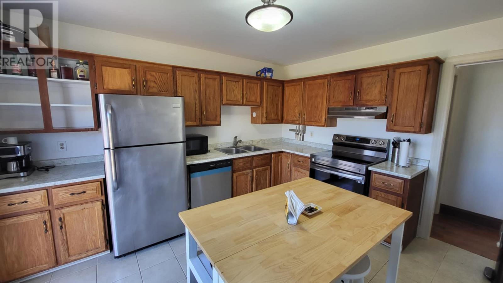 Property at 60 Hutchinson Court image 4
