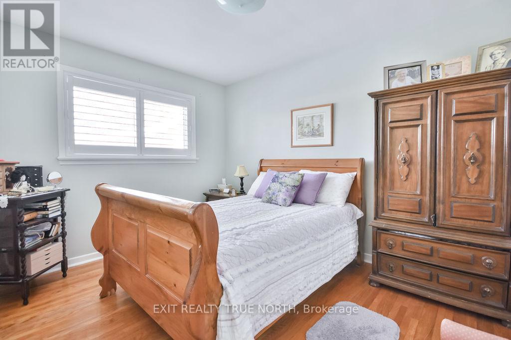 50 Marion Crescent, Barrie, Ontario  L4M 2L3 - Photo 12 - S12128129