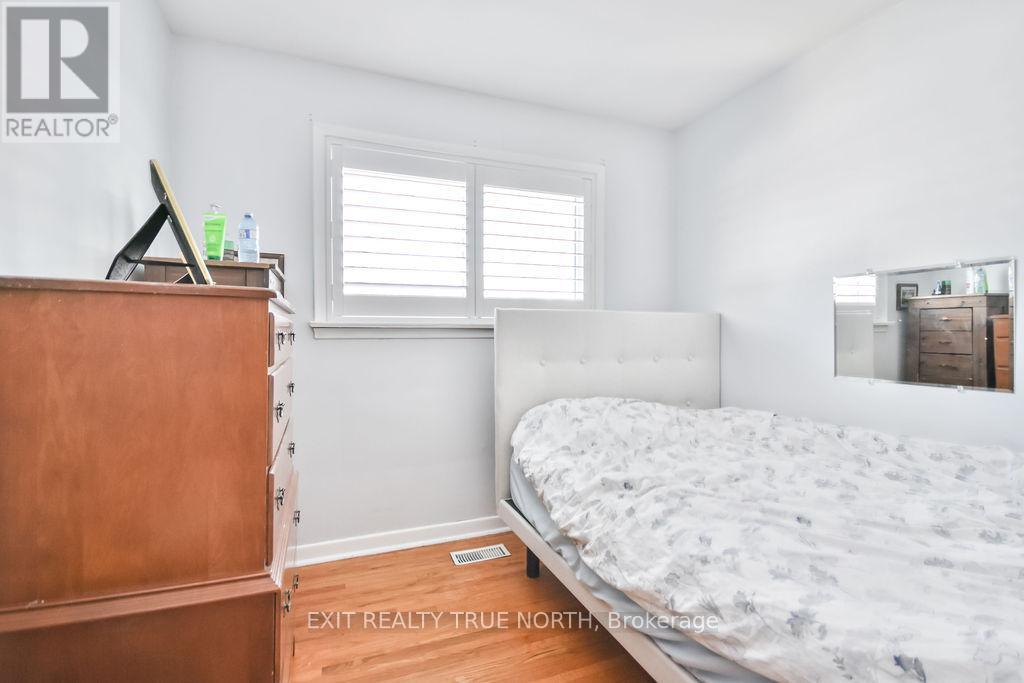 50 Marion Crescent, Barrie, Ontario  L4M 2L3 - Photo 15 - S12128129