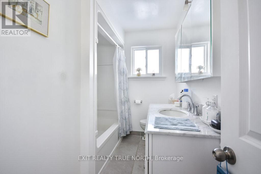 50 Marion Crescent, Barrie, Ontario  L4M 2L3 - Photo 17 - S12128129