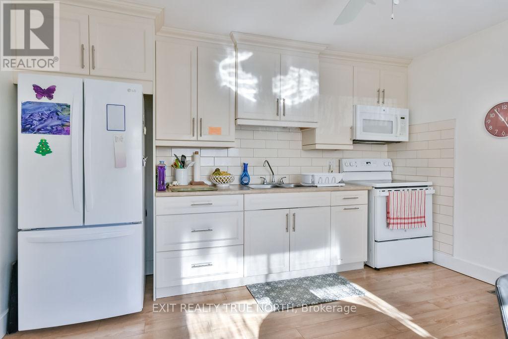 50 Marion Crescent, Barrie, Ontario  L4M 2L3 - Photo 7 - S12128129