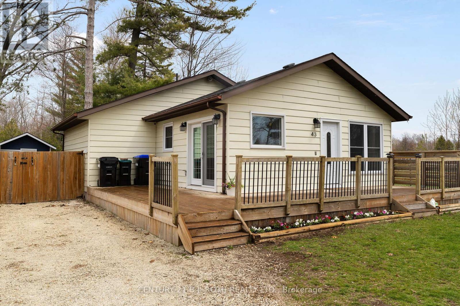 Property at 43 ELM DRIVE image 2