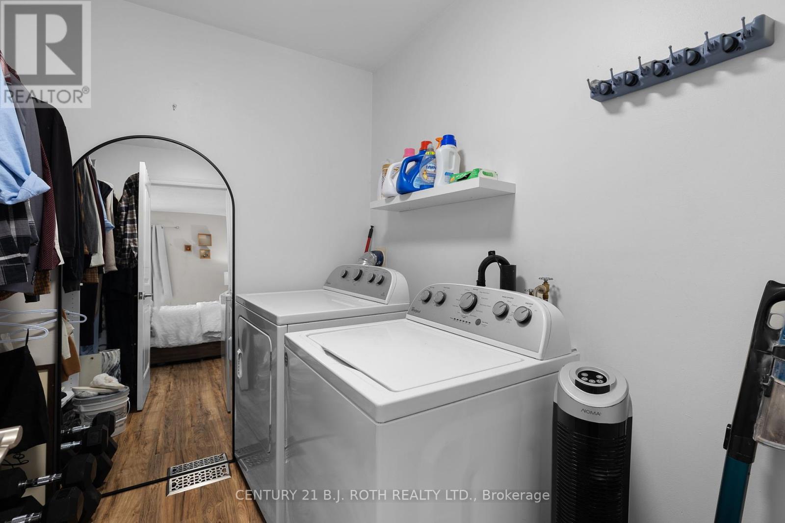 43 Elm Drive, Wasaga Beach, Ontario  L9Z 2L3 - Photo 20 - S12128164