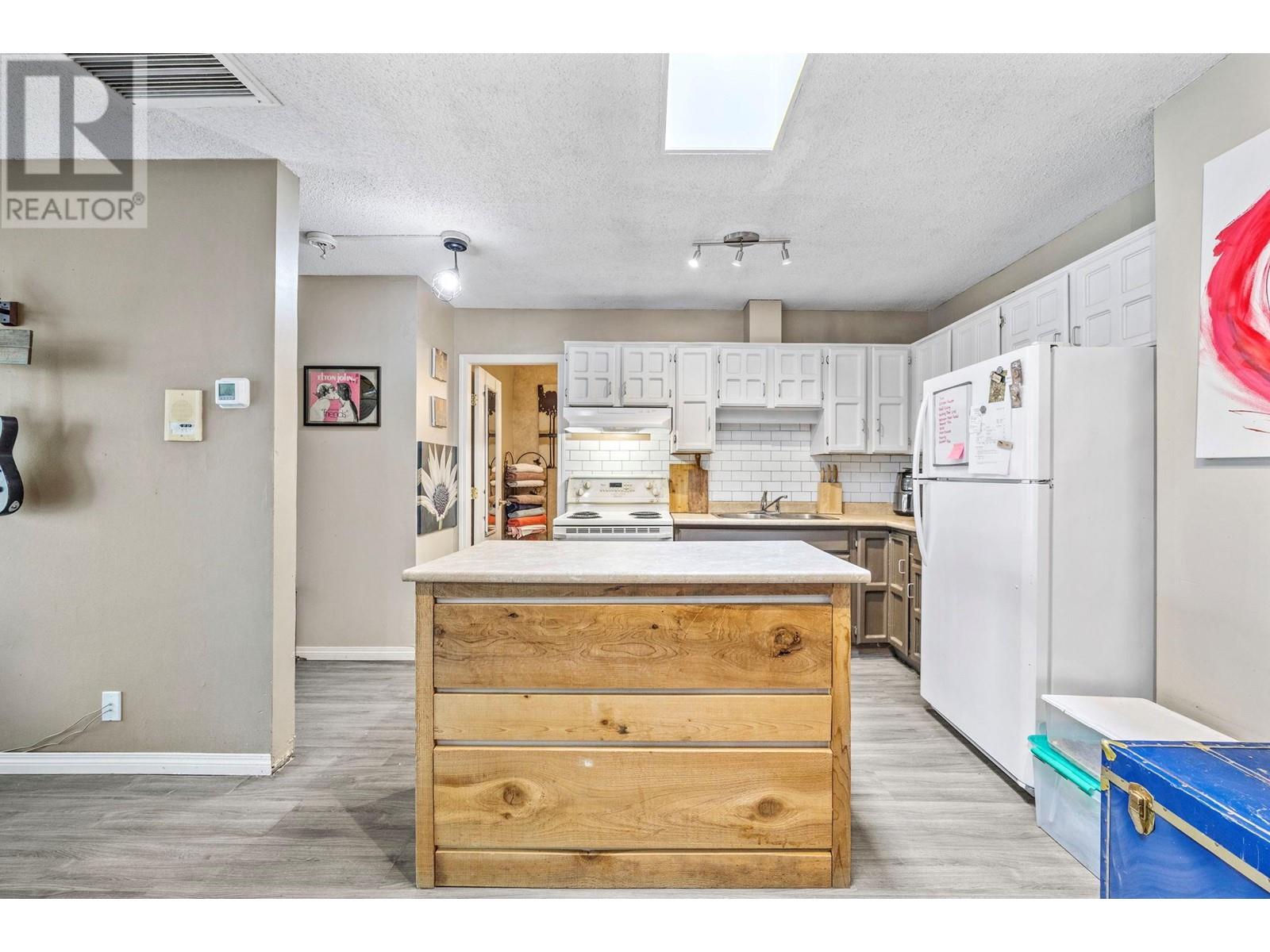Property at 1333 Sutherland Ave Avenue Unit# 4 image 4