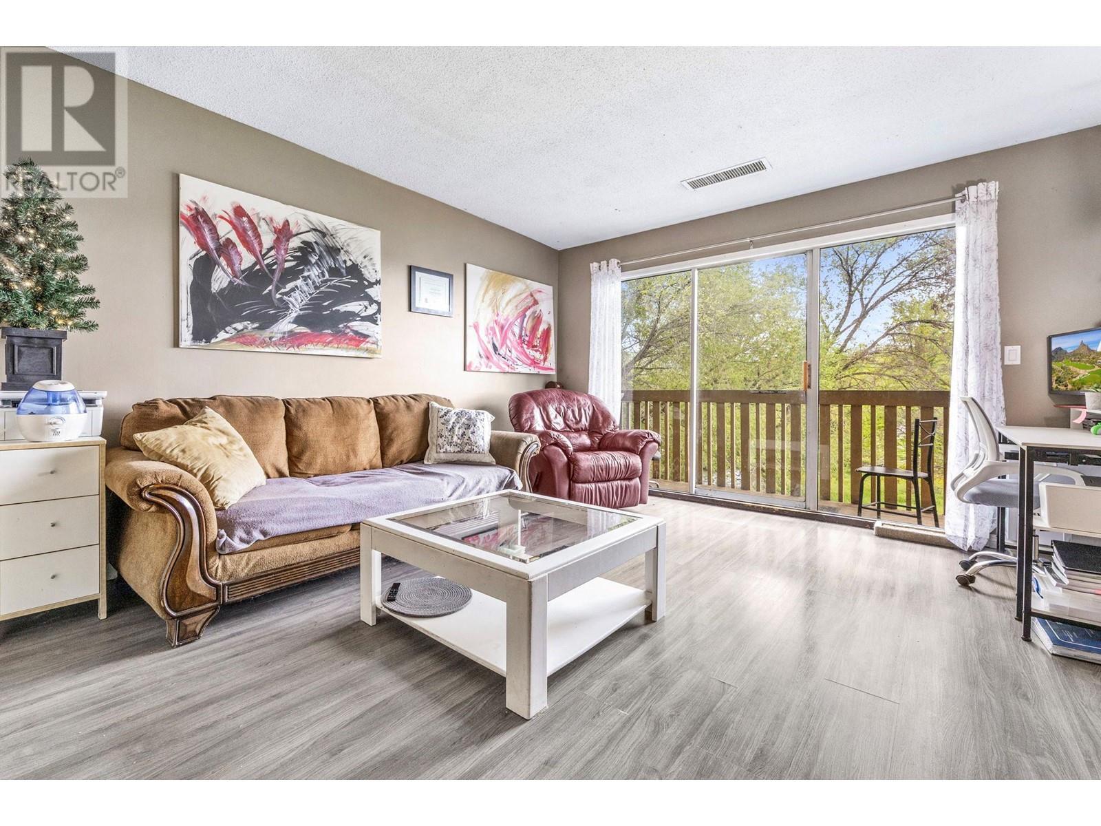 Property at 1333 Sutherland Ave Avenue Unit# 4 image 2