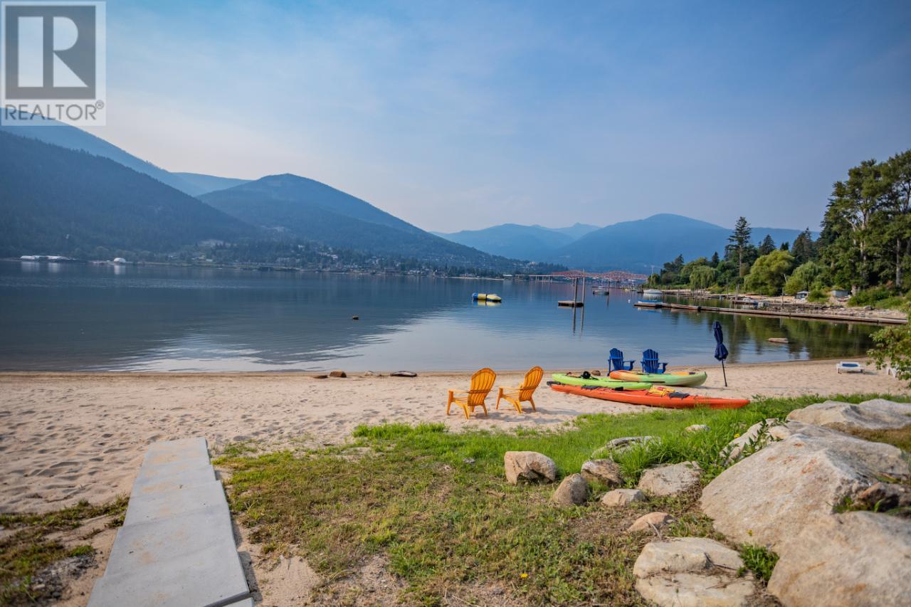 988 3a Highway, Nelson, British Columbia  V1L 6J5 - Photo 43 - 10346390