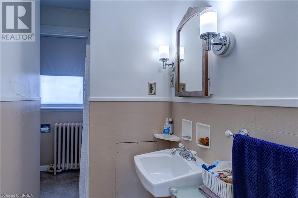 111 Erie Avenue, Brantford, Ontario  N3S 2G3 - Photo 24 - 40725402