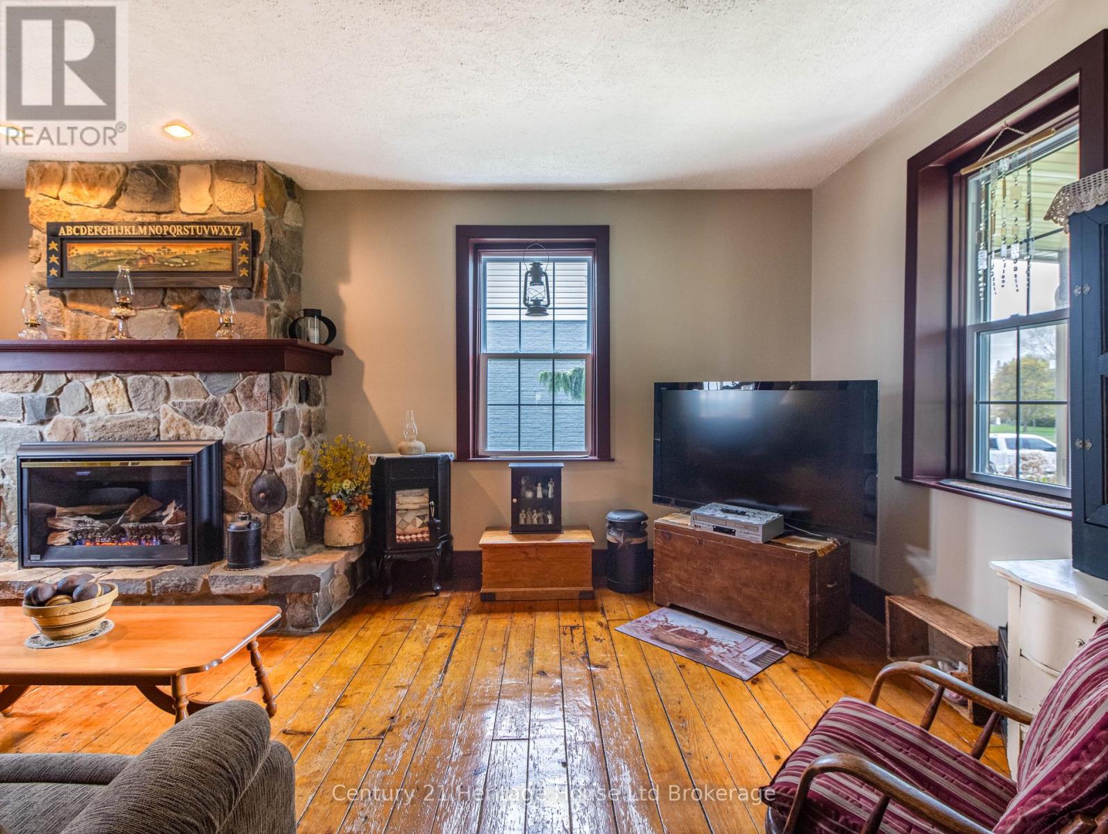 91 Albert Street E, Blandford-Blenheim, Ontario  N0J 1S0 - Photo 13 - X12128318