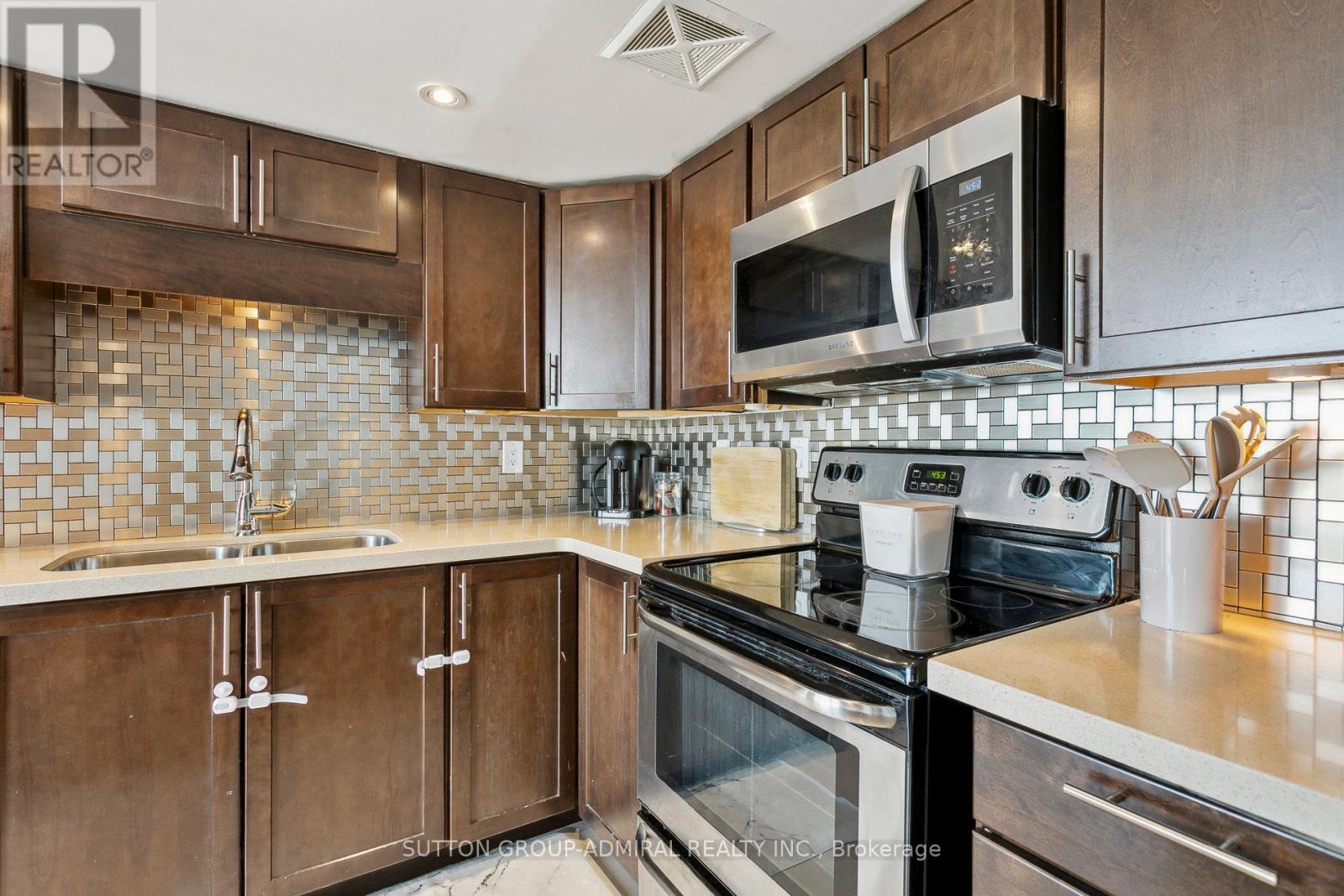 1506 - 350 Webb Drive, Mississauga, Ontario  L5B 3W4 - Photo 17 - W12128128