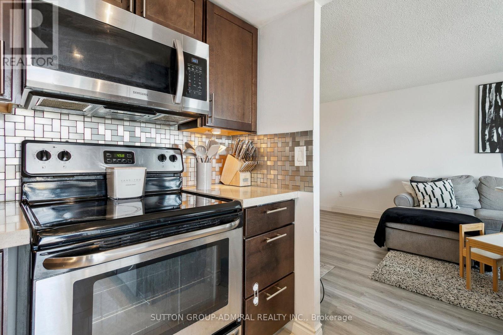 1506 - 350 Webb Drive, Mississauga, Ontario  L5B 3W4 - Photo 22 - W12128128