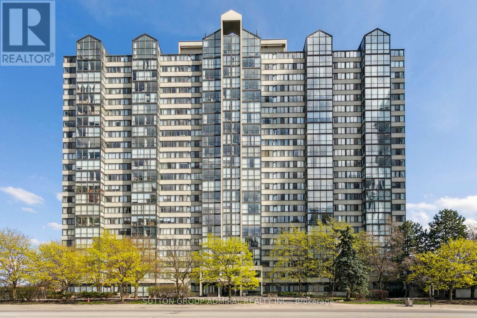 1506 - 350 Webb Drive, Mississauga, Ontario  L5B 3W4 - Photo 3 - W12128128