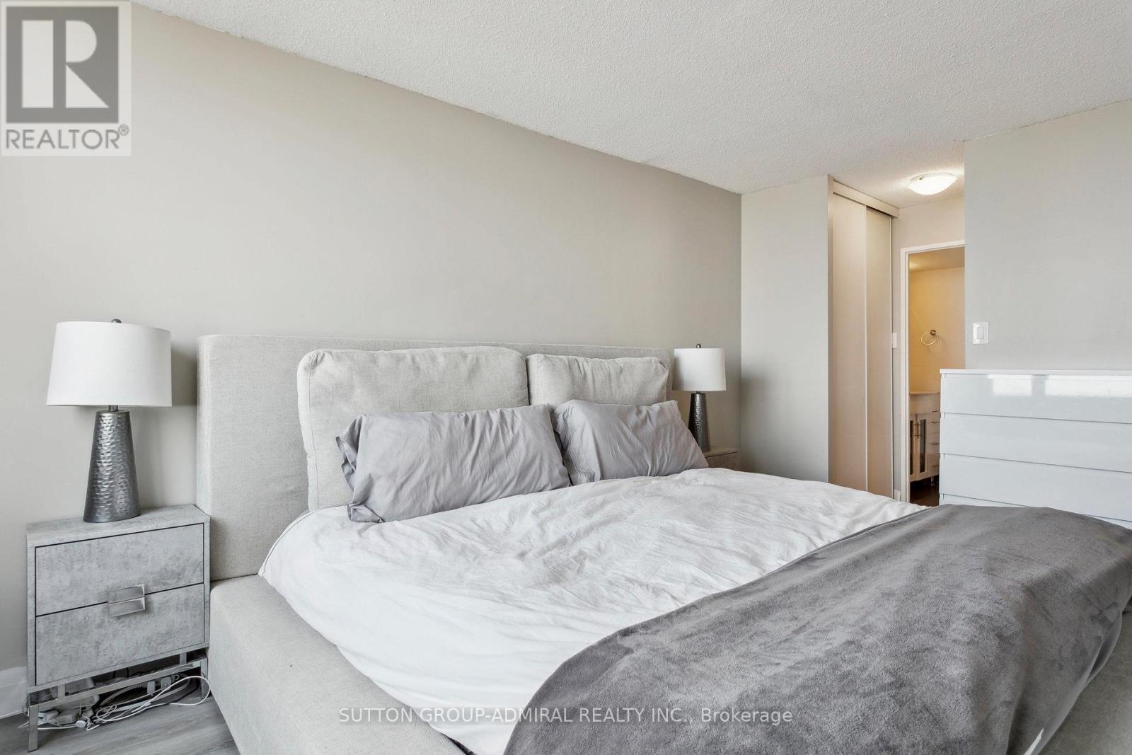 1506 - 350 Webb Drive, Mississauga, Ontario  L5B 3W4 - Photo 38 - W12128128