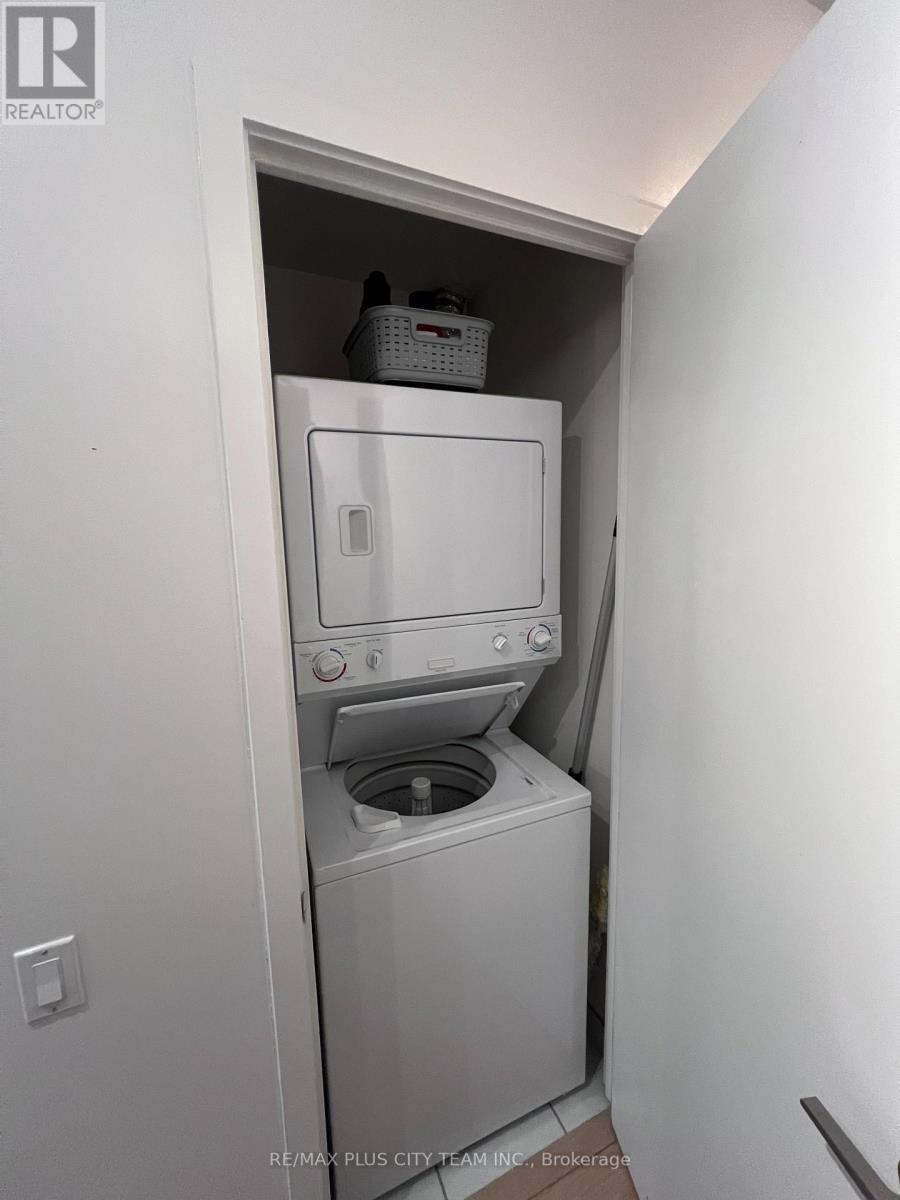 506 - 103 The Queensway, Toronto (High Park-Swansea), Ontario  M6S 5B3 - Photo 11 - W12128154