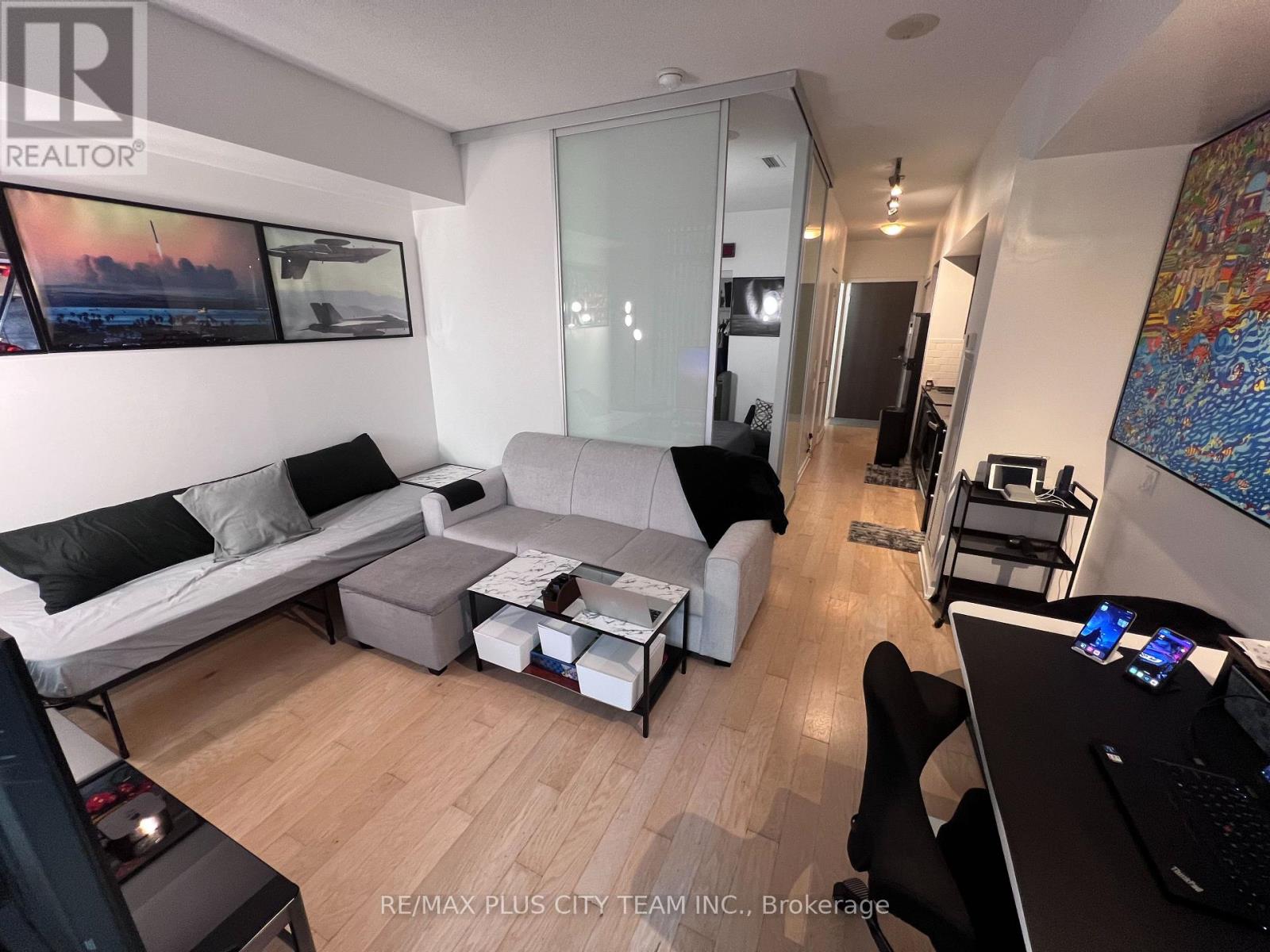 506 - 103 The Queensway, Toronto (High Park-Swansea), Ontario  M6S 5B3 - Photo 4 - W12128154
