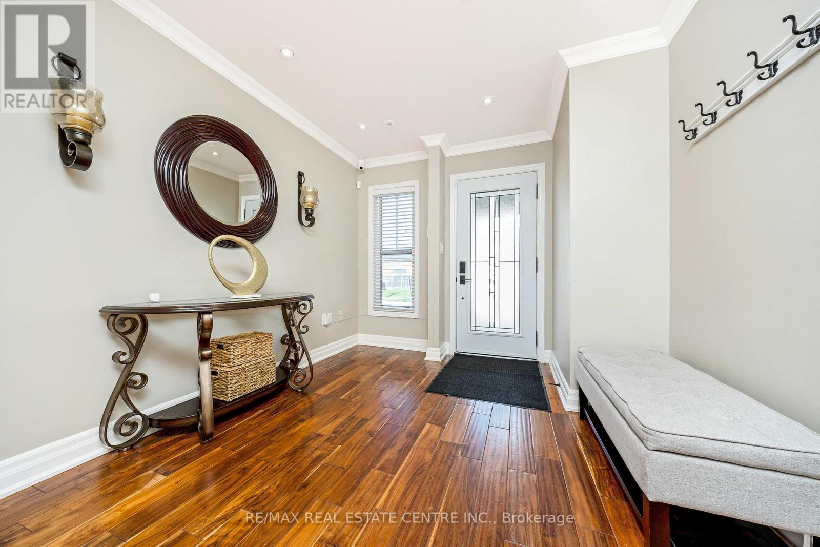 Property at 681 SPEYER CIRCLE image 3