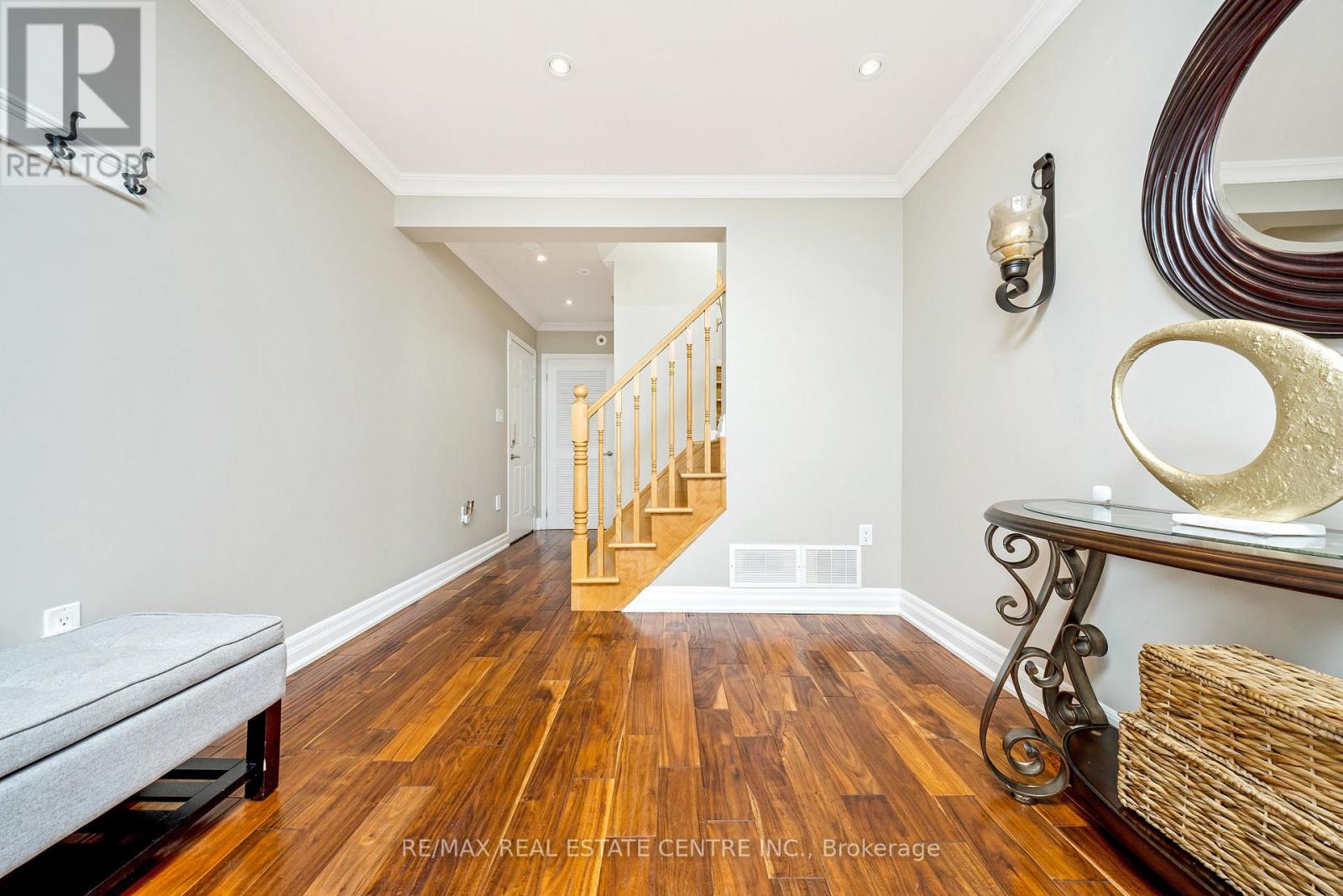 Property at 681 SPEYER CIRCLE image 5