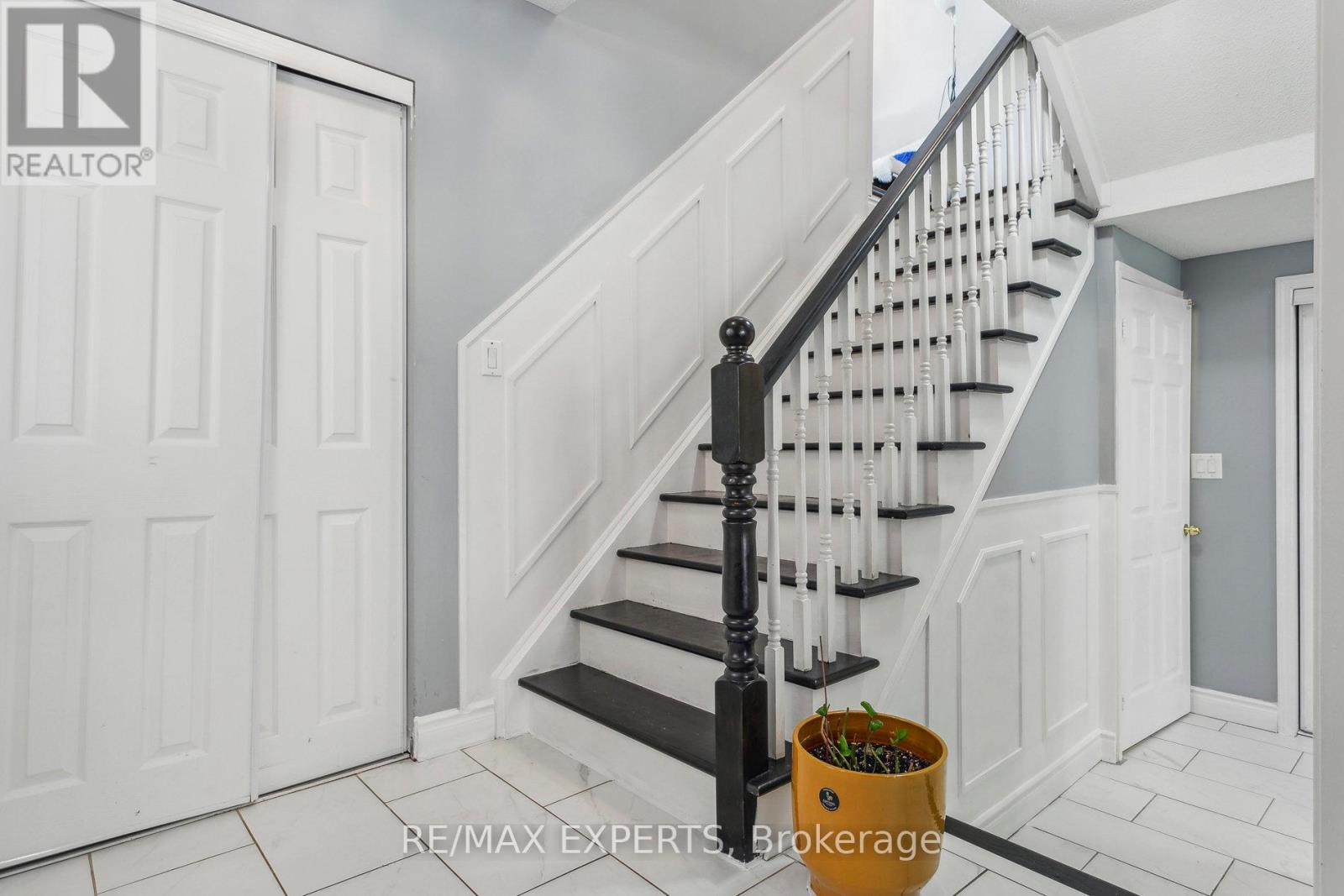 29 Narrow Valley Crescent, Brampton, Ontario  L6R 1P4 - Photo 11 - W12128191