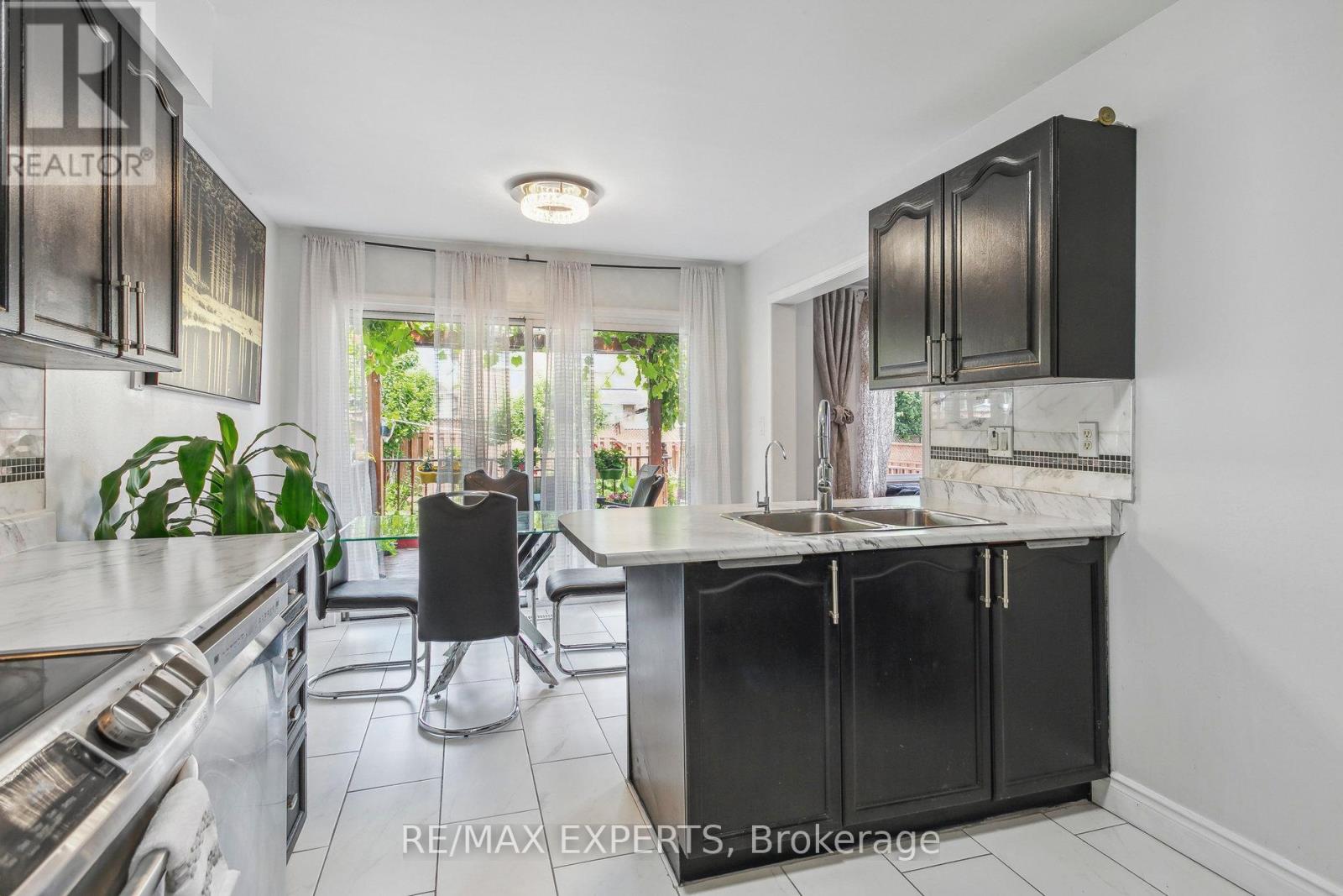 29 Narrow Valley Crescent, Brampton, Ontario  L6R 1P4 - Photo 22 - W12128191