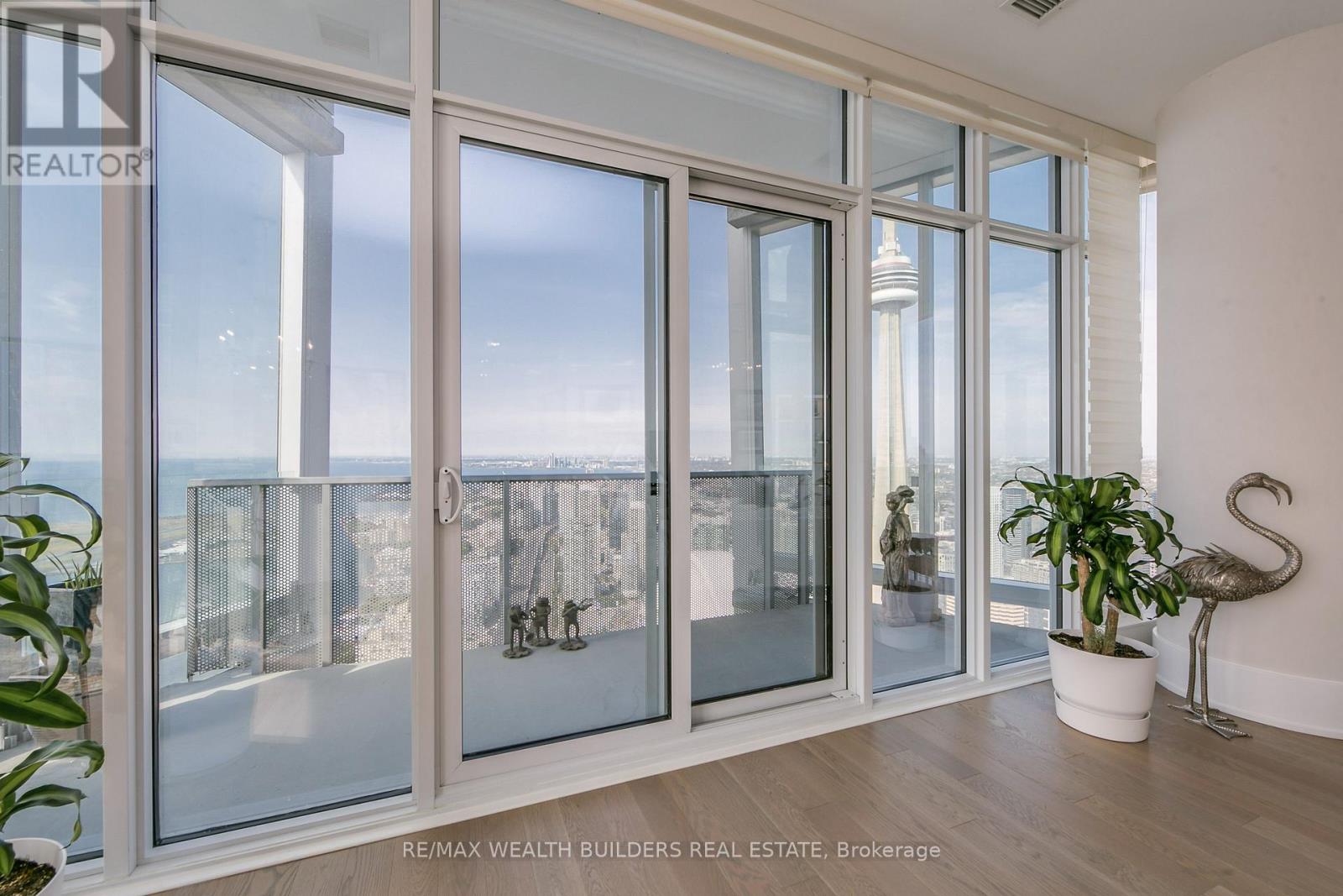 6810 - 10 York Street, Toronto, Ontario  M5J 2Z2 - Photo 10 - C12128207