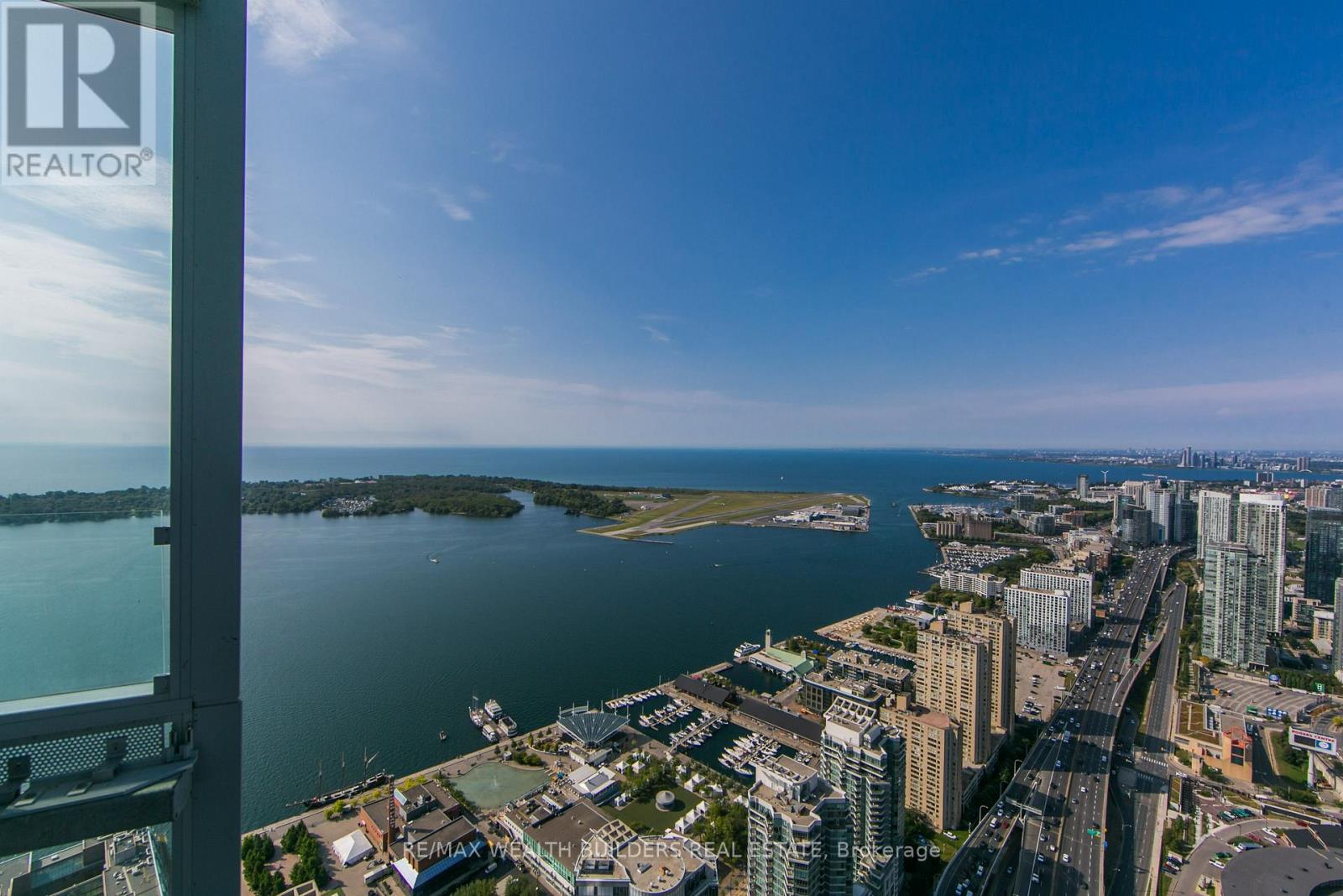 6810 - 10 York Street, Toronto, Ontario  M5J 2Z2 - Photo 16 - C12128207