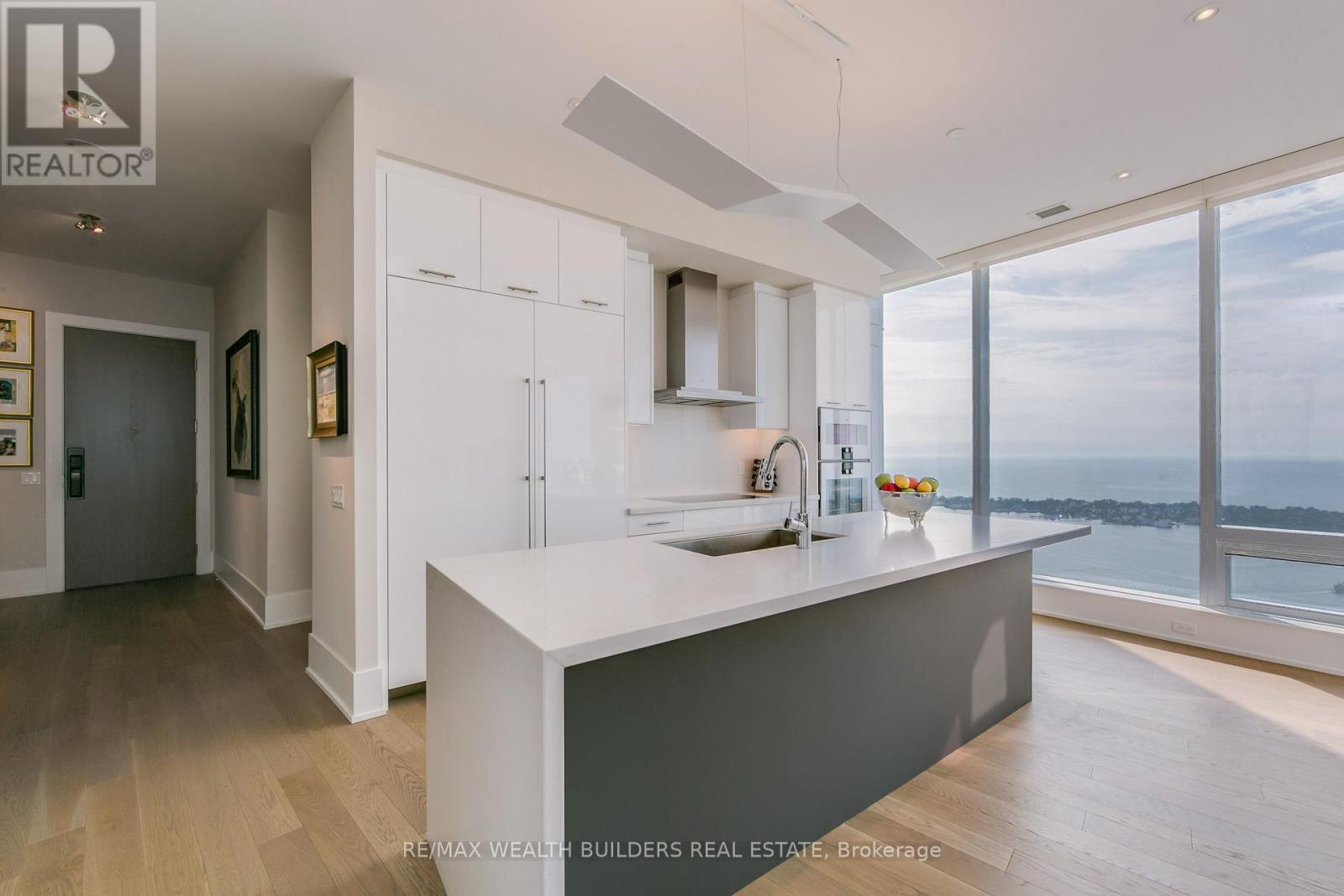 6810 - 10 York Street, Toronto, Ontario  M5J 2Z2 - Photo 22 - C12128207