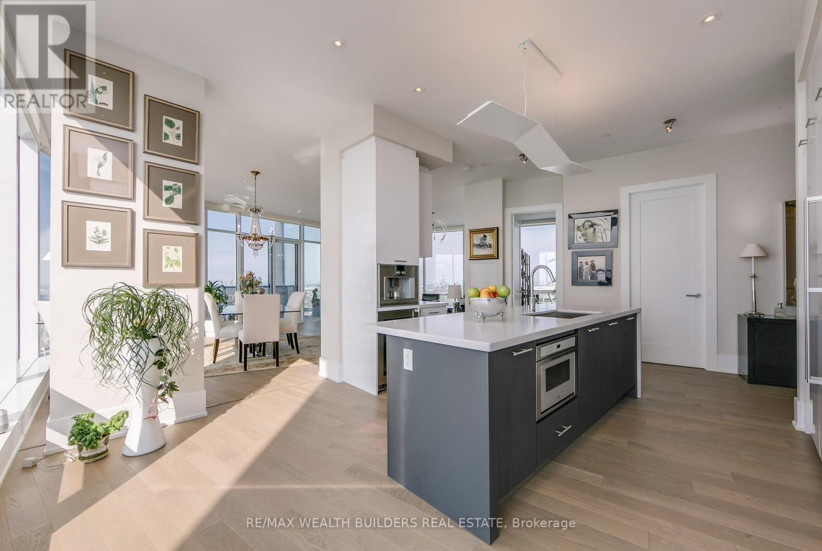 6810 - 10 York Street, Toronto, Ontario  M5J 2Z2 - Photo 23 - C12128207