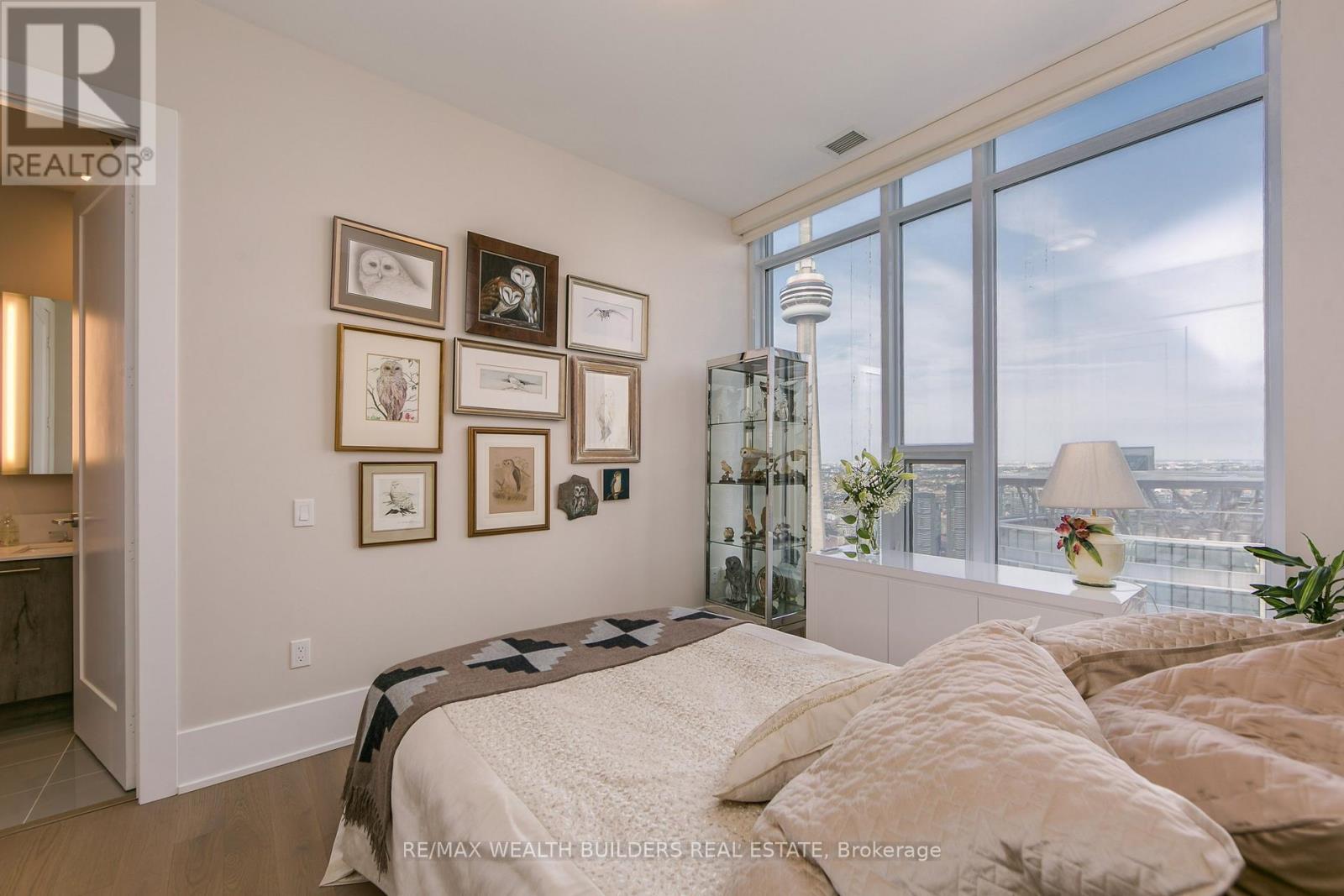 6810 - 10 York Street, Toronto, Ontario  M5J 2Z2 - Photo 33 - C12128207