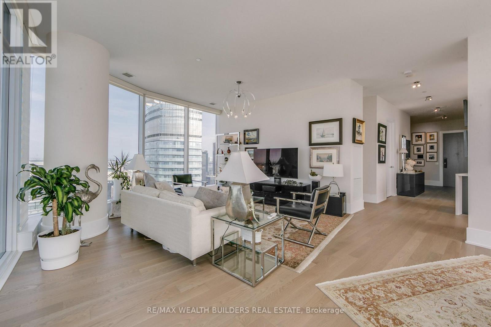 6810 - 10 York Street, Toronto, Ontario  M5J 2Z2 - Photo 4 - C12128207
