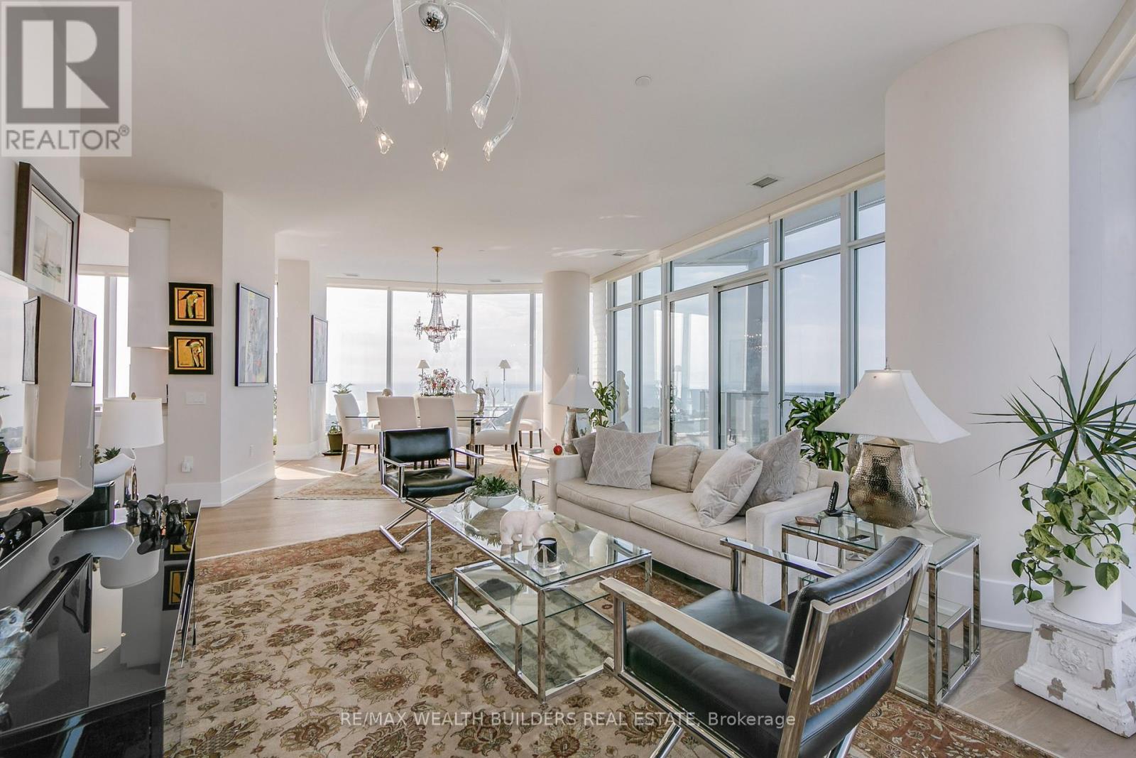 6810 - 10 York Street, Toronto, Ontario  M5J 2Z2 - Photo 7 - C12128207