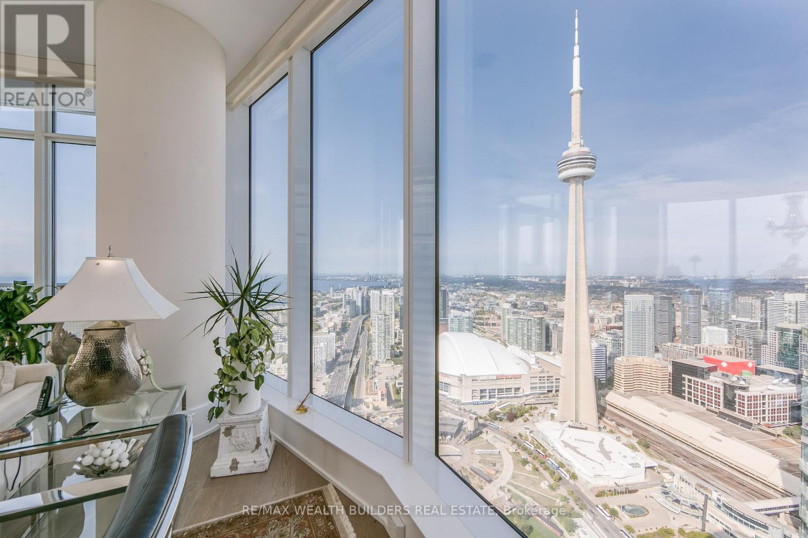 6810 - 10 York Street, Toronto (Waterfront Communities), Ontario  M5J 2Z2 - Photo 9 - C12128207