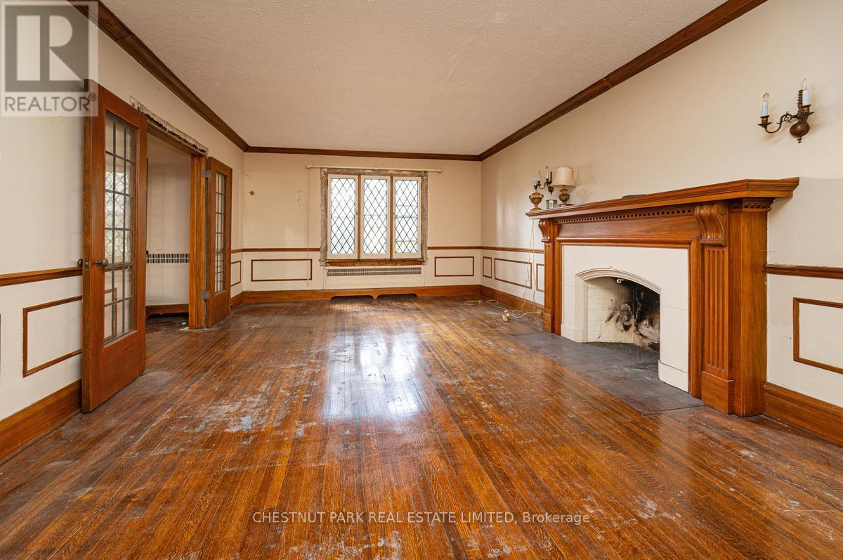 4 Elderwood Drive, Toronto (Forest Hill South), Ontario  M5P 1W5 - Photo 4 - C12128310