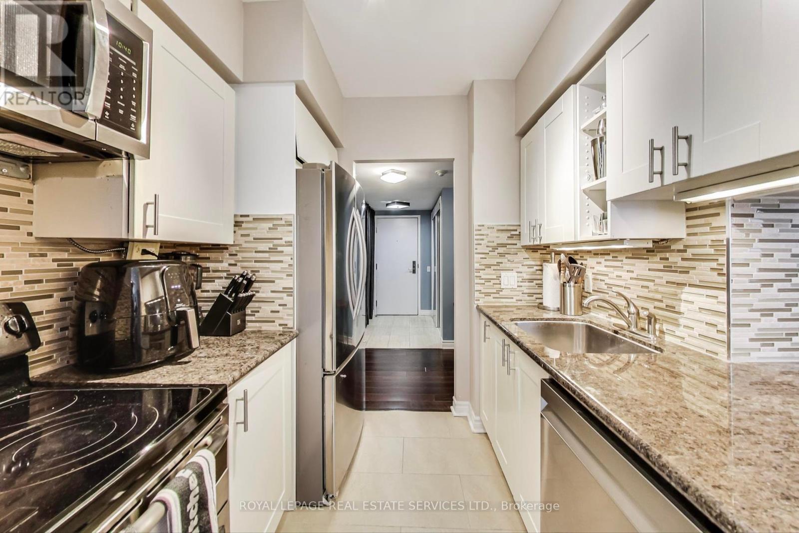 1005 - 71 Simcoe Street, Toronto, Ontario  M5J 2S9 - Photo 12 - C12128394