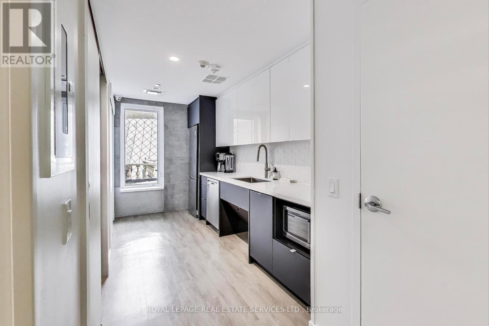 1005 - 71 Simcoe Street, Toronto, Ontario  M5J 2S9 - Photo 25 - C12128394