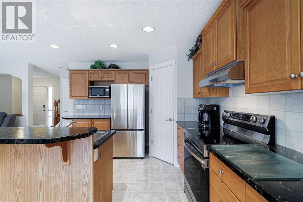 198 Everwillow Close Sw, Calgary, Alberta  T2Y 4G6 - Photo 10 - A2214091
