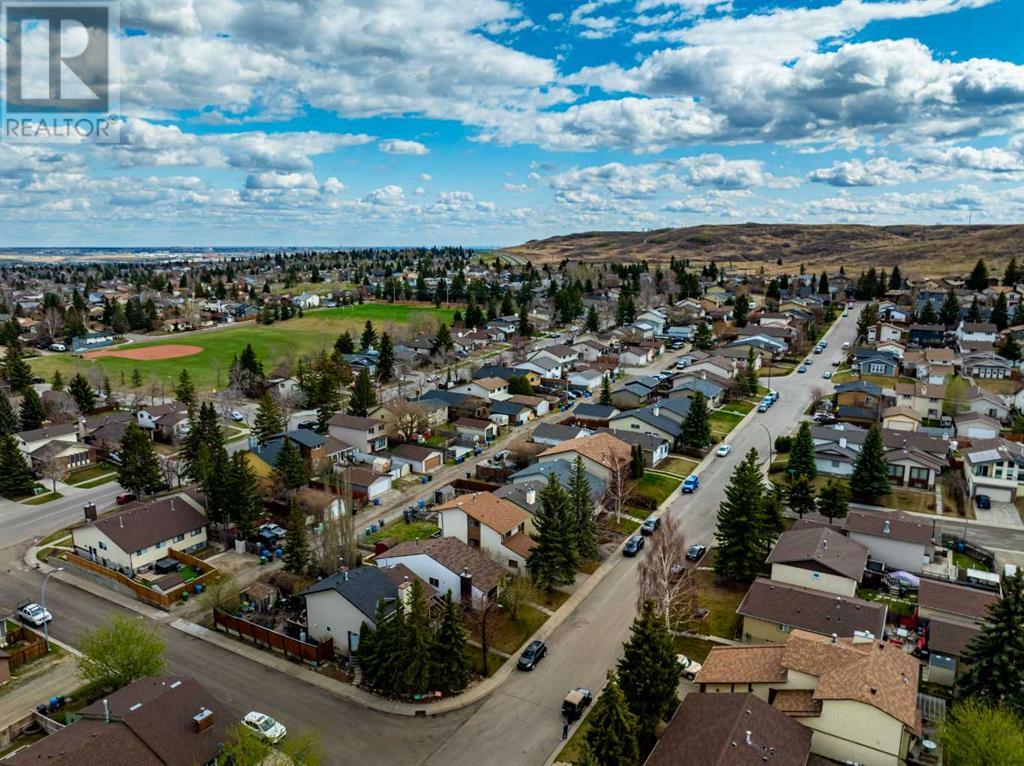 198 Everwillow Close Sw, Calgary, Alberta  T2Y 4G6 - Photo 34 - A2214091